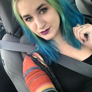 Meet your Posher, Alyson